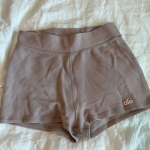 Alo shorts
